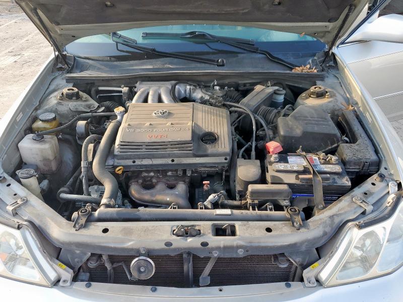 4T1BF28B62U204902 - 2002 TOYOTA AVALON XL SILVER photo 11