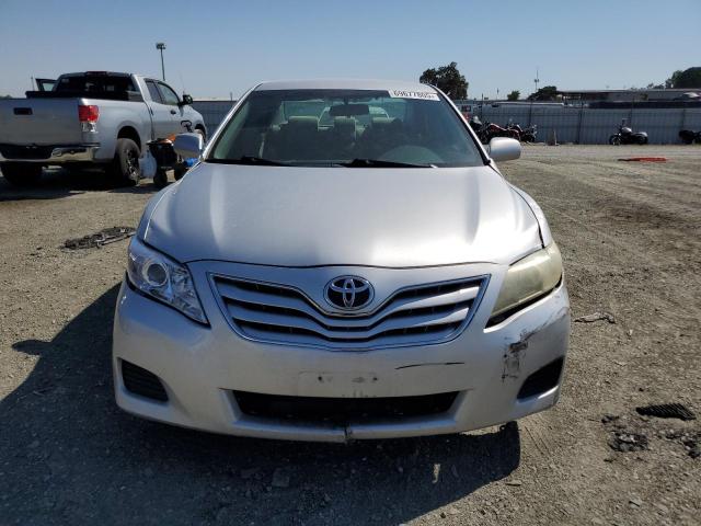 4T1BF3EK5AU018762 - 2010 TOYOTA CAMRY BASE SILVER photo 5