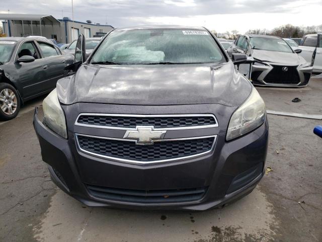 1G11D5RR2DF101902 - 2013 CHEVROLET MALIBU 1LT ნაცრისფერი ფოტო 5