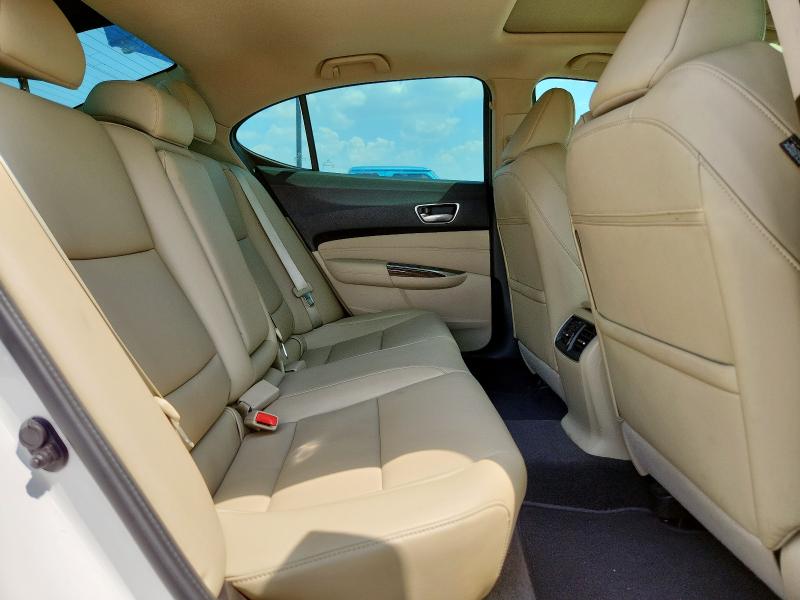 19UUB2F37JA010580 - 2018 ACURA TLX WHITE photo 10