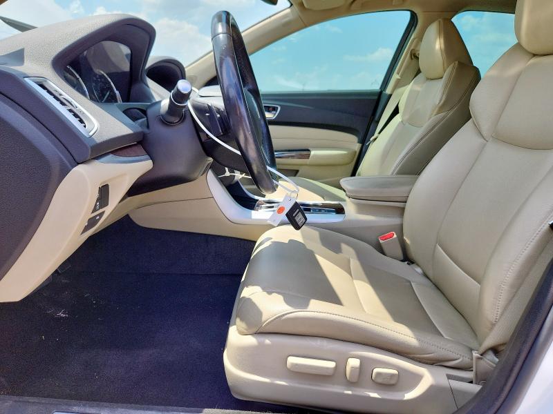 19UUB2F37JA010580 - 2018 ACURA TLX WHITE photo 7