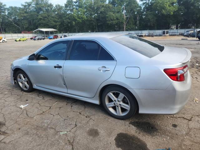 4T1BF1FK4CU144388 - 2012 TOYOTA CAMRY BASE SILVER photo 2