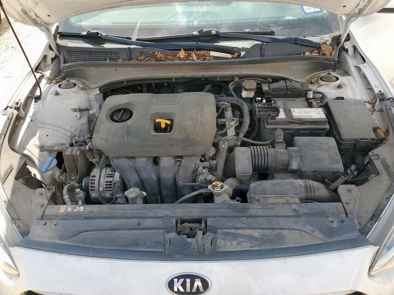3KPF24AD7KE110292 - 2019 KIA FORTE FE WHITE photo 11