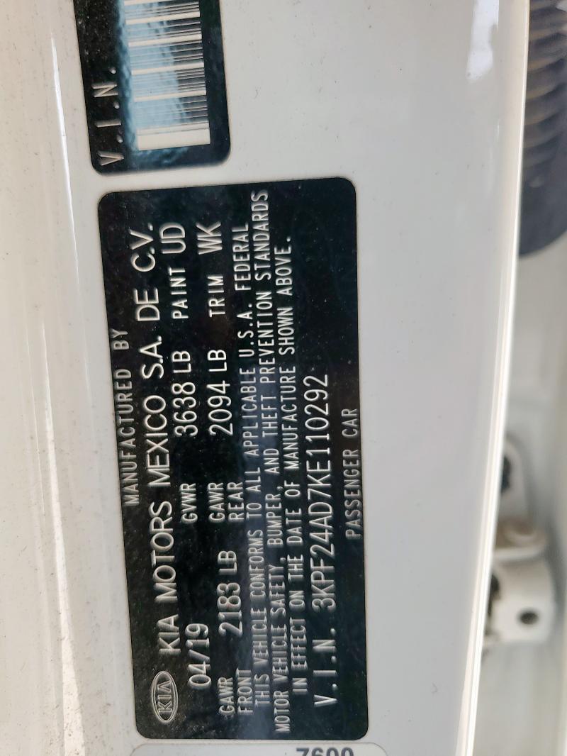 3KPF24AD7KE110292 - 2019 KIA FORTE FE WHITE photo 12