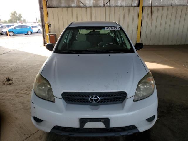 2T1KR32E88C699937 - 2008 TOYOTA COROLLA MA XR WHITE photo 5