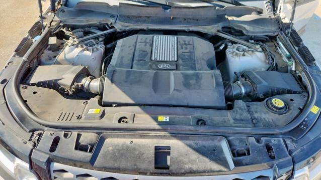 SALWG2FV8HA168861 - 2017 LAND ROVER RANGE ROVE SE WHITE photo 12