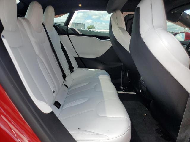 5YJSA1E46HF198877 - 2017 TESLA MODEL S Czerwony zdjęcie 10