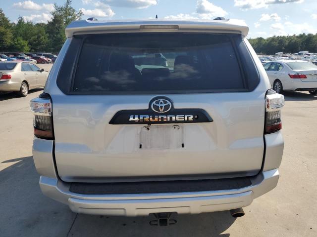 JTEBU5JRXF5233463 - 2015 TOYOTA 4RUNNER SR5 SILVER photo 6