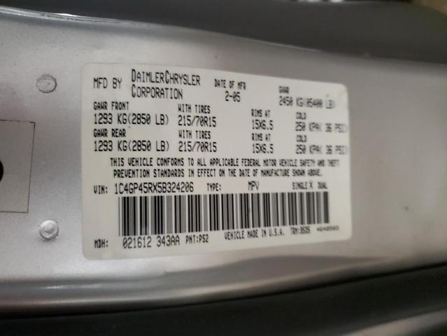 1C4GP45RX5B324206 - 2005 CHRYSLER TOWN & COU ვერცხლისფერი ფოტო 13