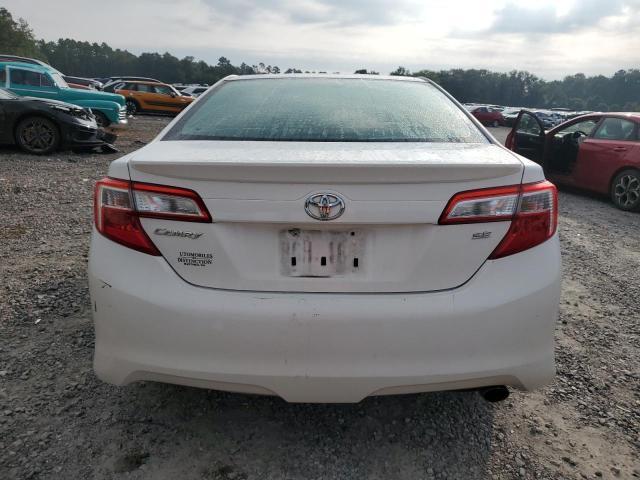 4T1BF1FKXCU530877 - 2012 TOYOTA CAMRY BASE Weiß Foto 6