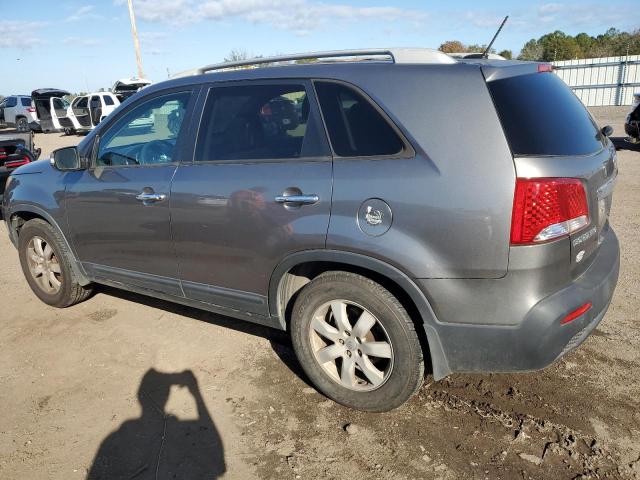 5XYKT4A60CG227911 - 2012 KIA SORENTO BASE SILVER photo 2