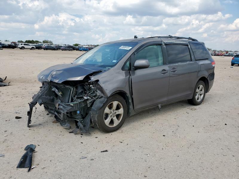 2011 TOYOTA SIENNA LE, 