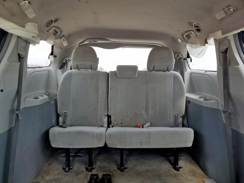 5TDKK3DC6BS116246 - 2011 TOYOTA SIENNA LE ნაცრისფერი ფოტო 10