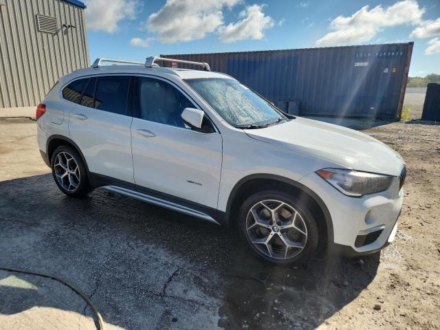 WBXHT3C33J5F92358 - 2018 BMW X1 XDRIVE28I WHITE photo 4