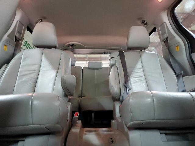 5TDYK3DC6CS194635 - 2012 TOYOTA SIENNA XLE GRAY photo 10