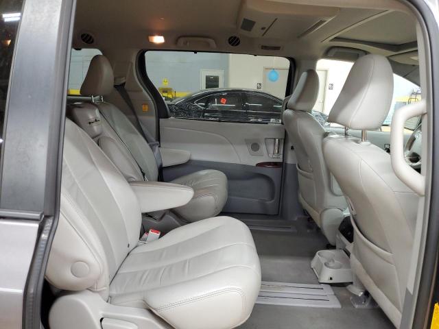 5TDYK3DC6CS194635 - 2012 TOYOTA SIENNA XLE GRAY photo 11