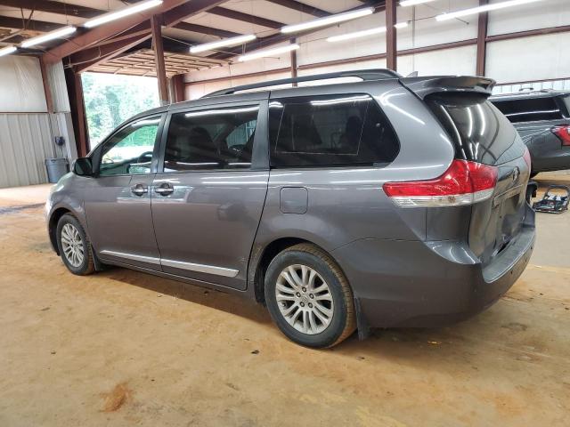 5TDYK3DC6CS194635 - 2012 TOYOTA SIENNA XLE GRAY photo 2