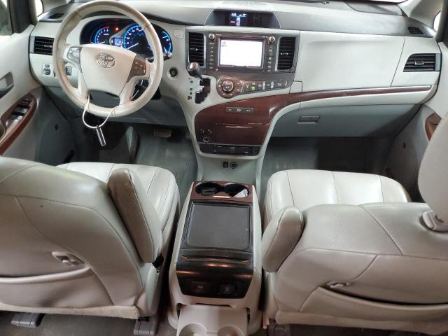 5TDYK3DC6CS194635 - 2012 TOYOTA SIENNA XLE GRAY photo 8