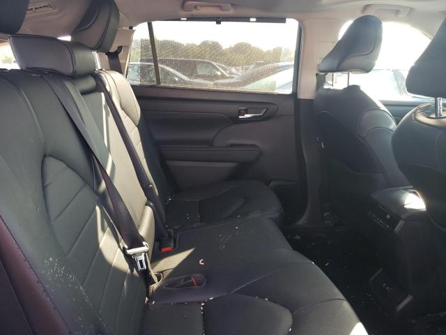 5TDGZRBH4LS506945 - 2020 TOYOTA HIGHLANDER XLE WHITE photo 11