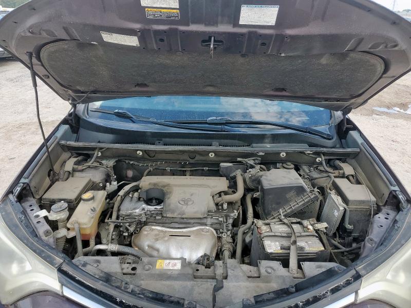 2T3ZFREV4HW376190 - 2017 TOYOTA RAV4 LE 勃艮第红 照片 12