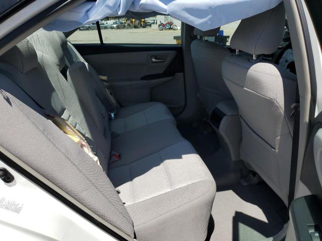 4T4BF1FKXFR502555 - 2015 TOYOTA CAMRY LE WHITE photo 10