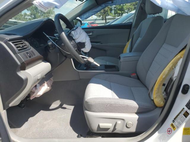4T4BF1FKXFR502555 - 2015 TOYOTA CAMRY LE WHITE photo 7