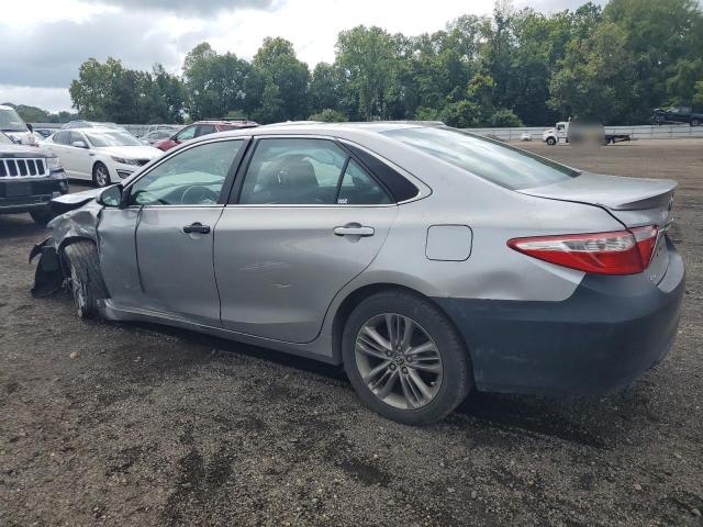 4T1BF1FK5GU138900 - 2016 TOYOTA CAMRY LE Gümüş foto 2