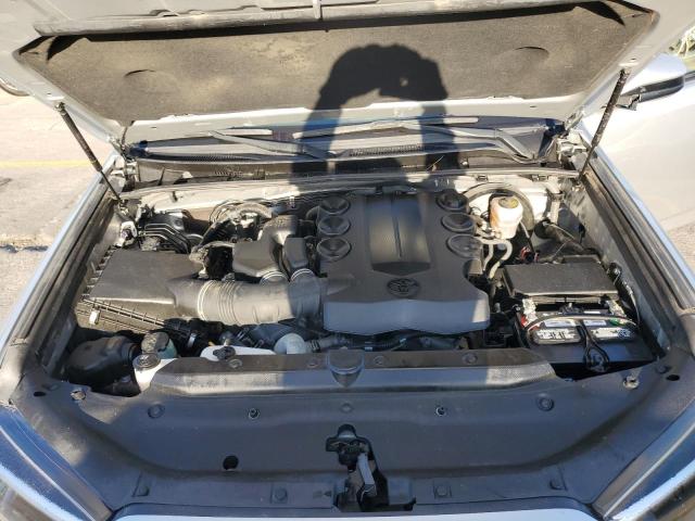 JTEZU5JR9J5165826 - 2018 TOYOTA 4RUNNER SR5 SILVER photo 12