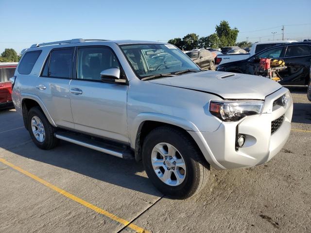 JTEZU5JR9J5165826 - 2018 TOYOTA 4RUNNER SR5 SILVER photo 4