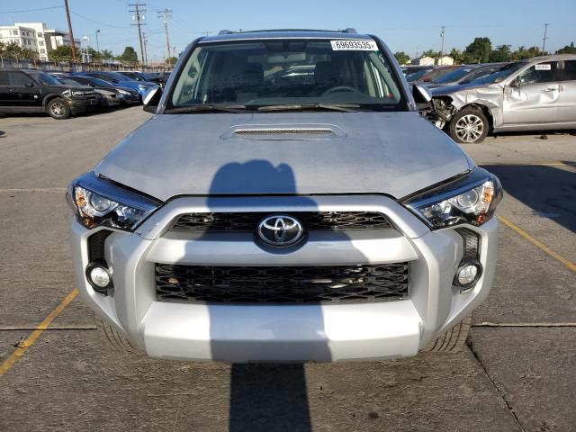 JTEZU5JR9J5165826 - 2018 TOYOTA 4RUNNER SR5 SILVER photo 5