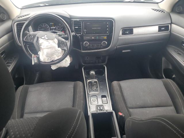 JA4AZ3A39JJ005904 - 2018 MITSUBISHI OUTLANDER SE SILVER photo 8