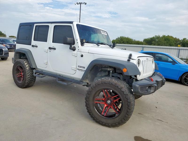 1C4BJWDG3GL242256 - 2016 JEEP WRANGLER UNLIMITED SPORT WHITE photo 4