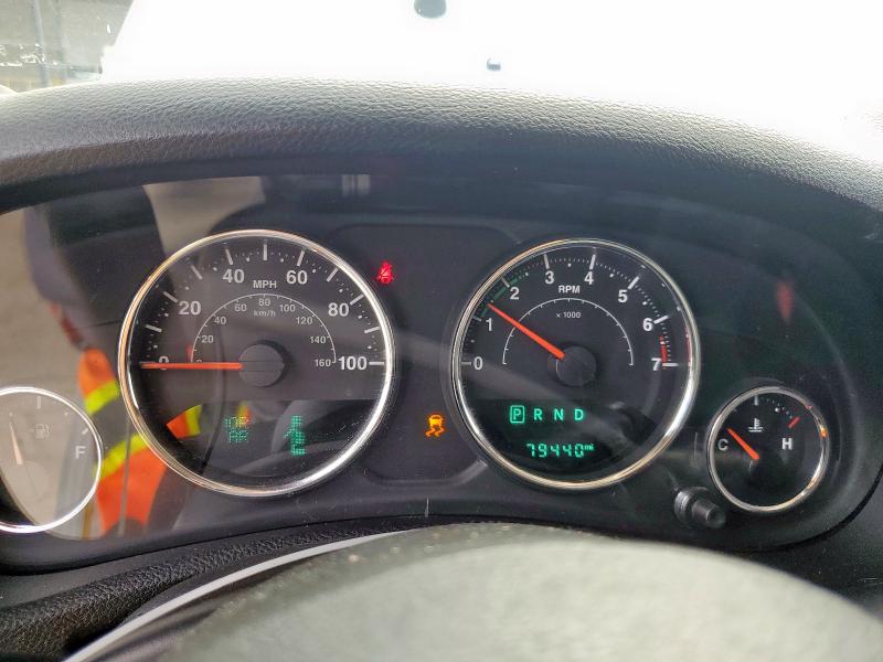 1C4BJWDG3GL242256 - 2016 JEEP WRANGLER UNLIMITED SPORT WHITE photo 9