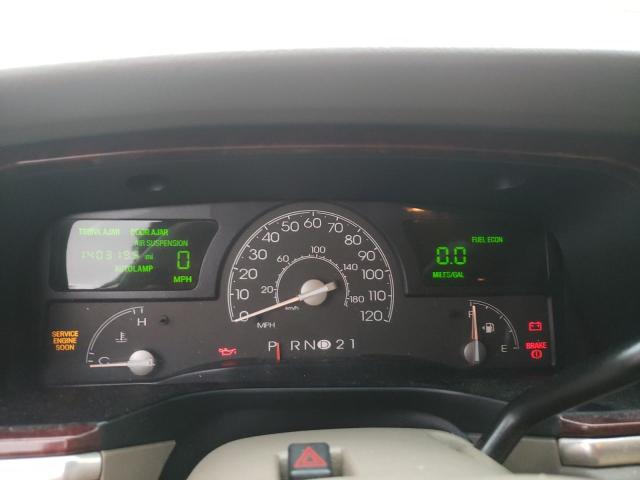 1LNHM81W13Y685460 - 2003 LINCOLN TOWN CAR EXECUTIVE WHITE photo 9