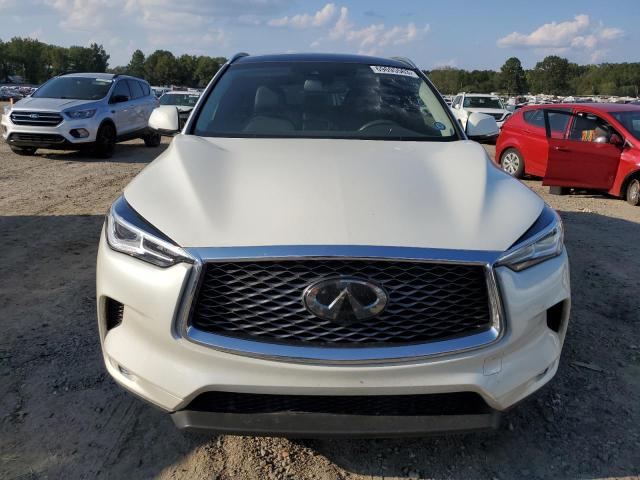 3PCAJ5M12KF147197 - 2019 INFINITI QX50 ESSENTIAL WHITE photo 5