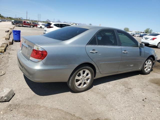 JTDBF30K750162371 - 2005 TOYOTA CAMRY LE 银色 照片 3