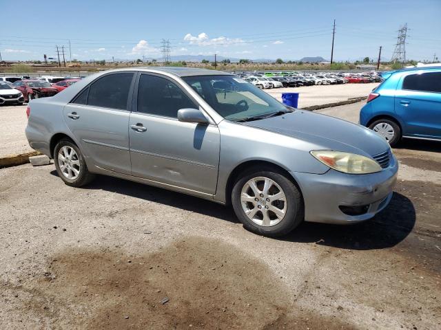 JTDBF30K750162371 - 2005 TOYOTA CAMRY LE 银色 照片 4