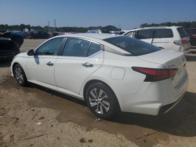 1N4BL4BV5KC216806 - 2019 NISSAN ALTIMA S WHITE photo 2