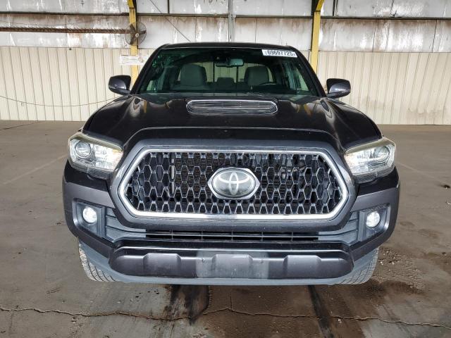 3TMAZ5CN3JM075966 - 2018 TOYOTA TACOMA DOUBLE CAB Gri fotoğraf 5