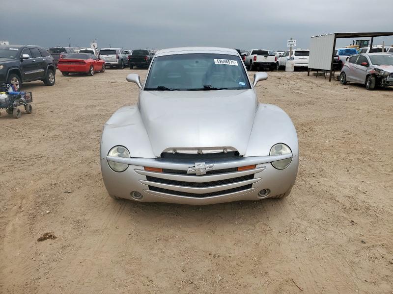 1GCES14P84B106378 - 2004 CHEVROLET SSR 银色 照片 5