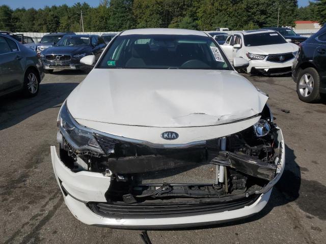 5XXGT4L36HG167413 - 2017 KIA OPTIMA LX WHITE photo 5