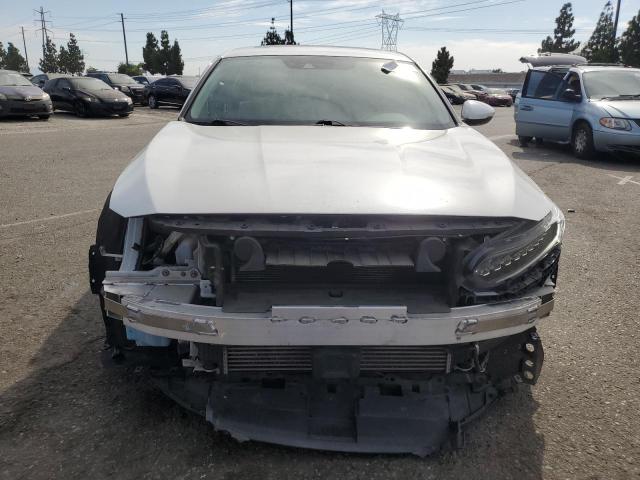1HGCV1F96JA108548 - 2018 HONDA ACCORD TOURING Белый фото 5