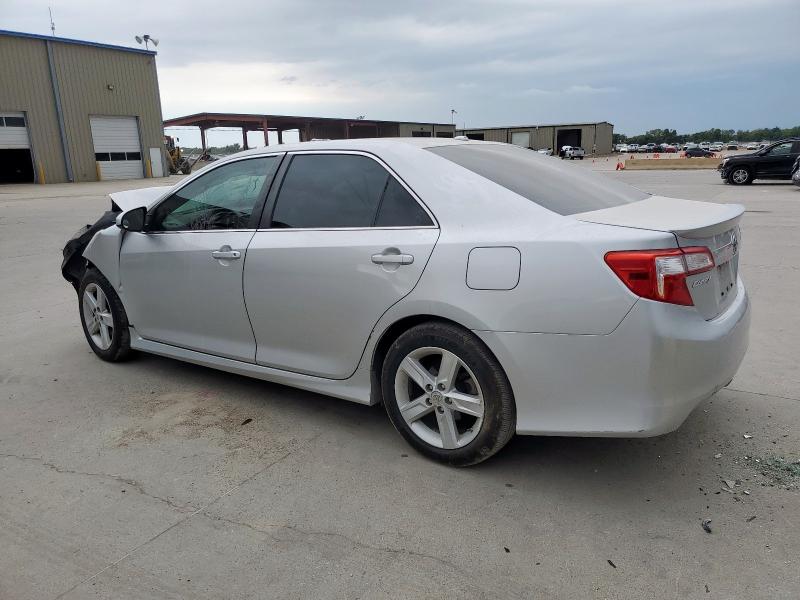 4T1BF1FKXCU569775 - 2012 TOYOTA CAMRY BASE SILVER photo 2