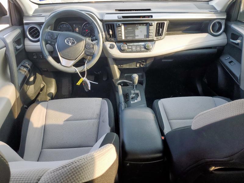 2T3WFREV3HW371341 - 2017 TOYOTA RAV4 XLE Сріблястий фото 8