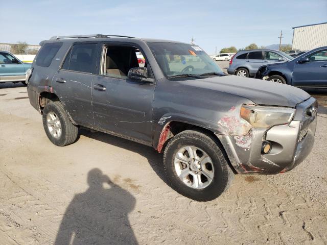 JTEBU5JR7J5589944 - 2018 TOYOTA 4RUNNER SR GRAY photo 4