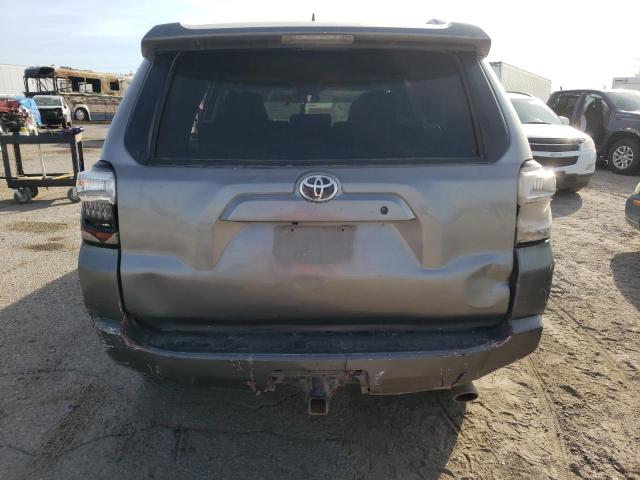 JTEBU5JR7J5589944 - 2018 TOYOTA 4RUNNER SR GRAY photo 6