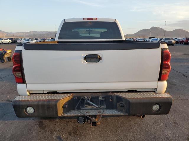 1GCHK23286F118664 - 2006 CHEVROLET SILVERADO K2500 HEAVY DUTY WHITE photo 6