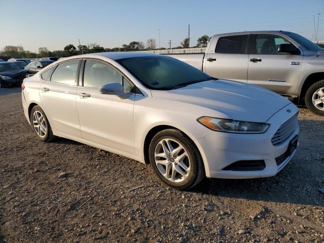 1FA6P0H71E5385334 - 2014 FORD FUSION SE WHITE photo 4