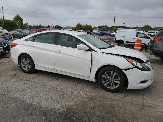 5NPEB4AC3BH262116 - 2011 HYUNDAI SONATA GLS WHITE photo 4