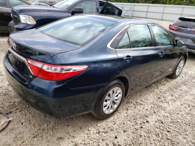 4T1BF1FK0HU661131 - 2017 TOYOTA CAMRY LE BLUE photo 3